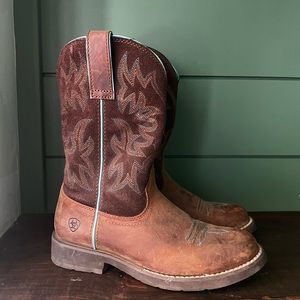 Ariat Size 7 Square Toed Western Boots